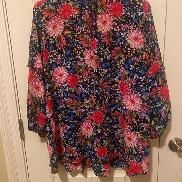 The Pioneer Woman Floral Blouse -Size L Blue Pink - Picture 3 of 5
